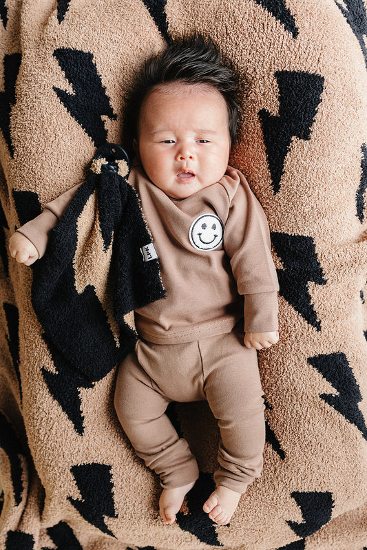 Lightning Bolt Fuzzy Blanket | Mocha