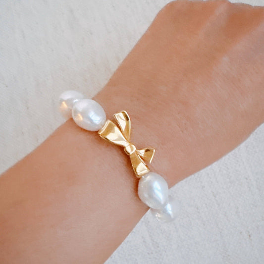 Golden Bow Pearls Stretch Bracelet