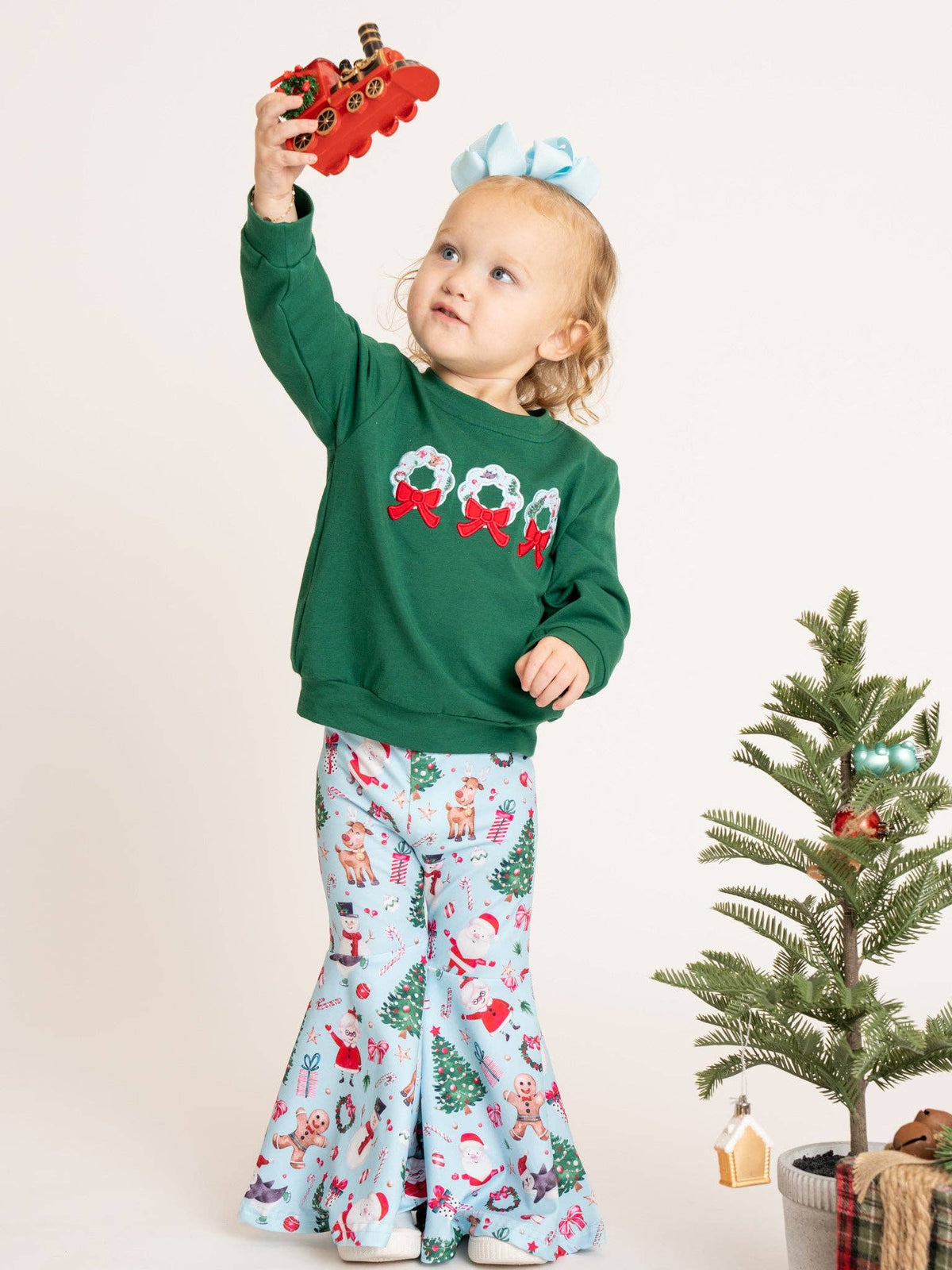 Wreath Wishes Applique Bow Bell Bottom Outfit