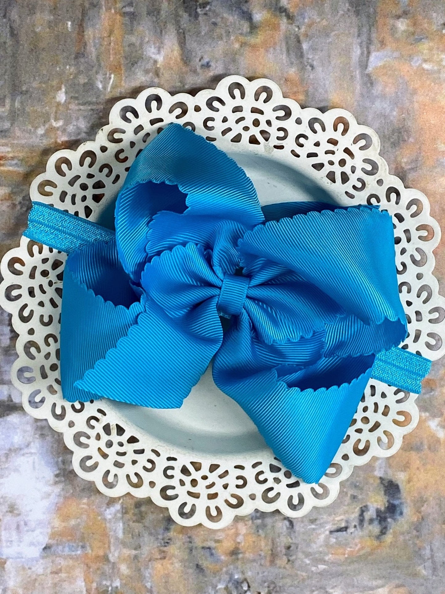 Oversize Scalloped Bows - Alligator Clip - 5.5"