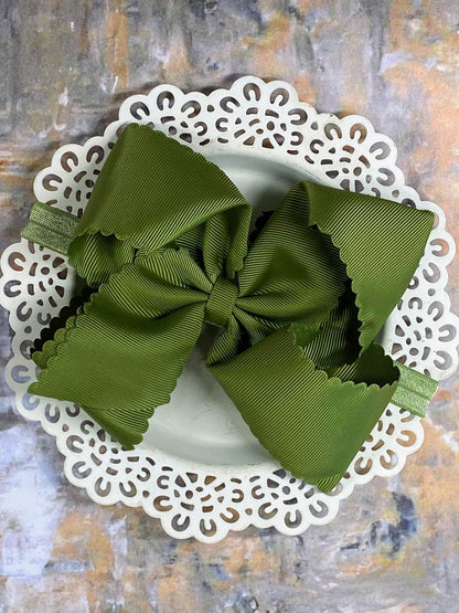 Oversize Scalloped Bows - Alligator Clip - 5.5"