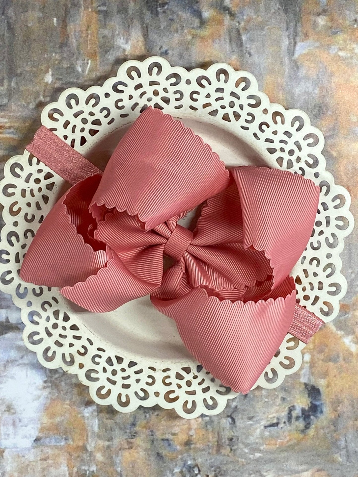 Oversize Scalloped Bows - Alligator Clip - 5.5"