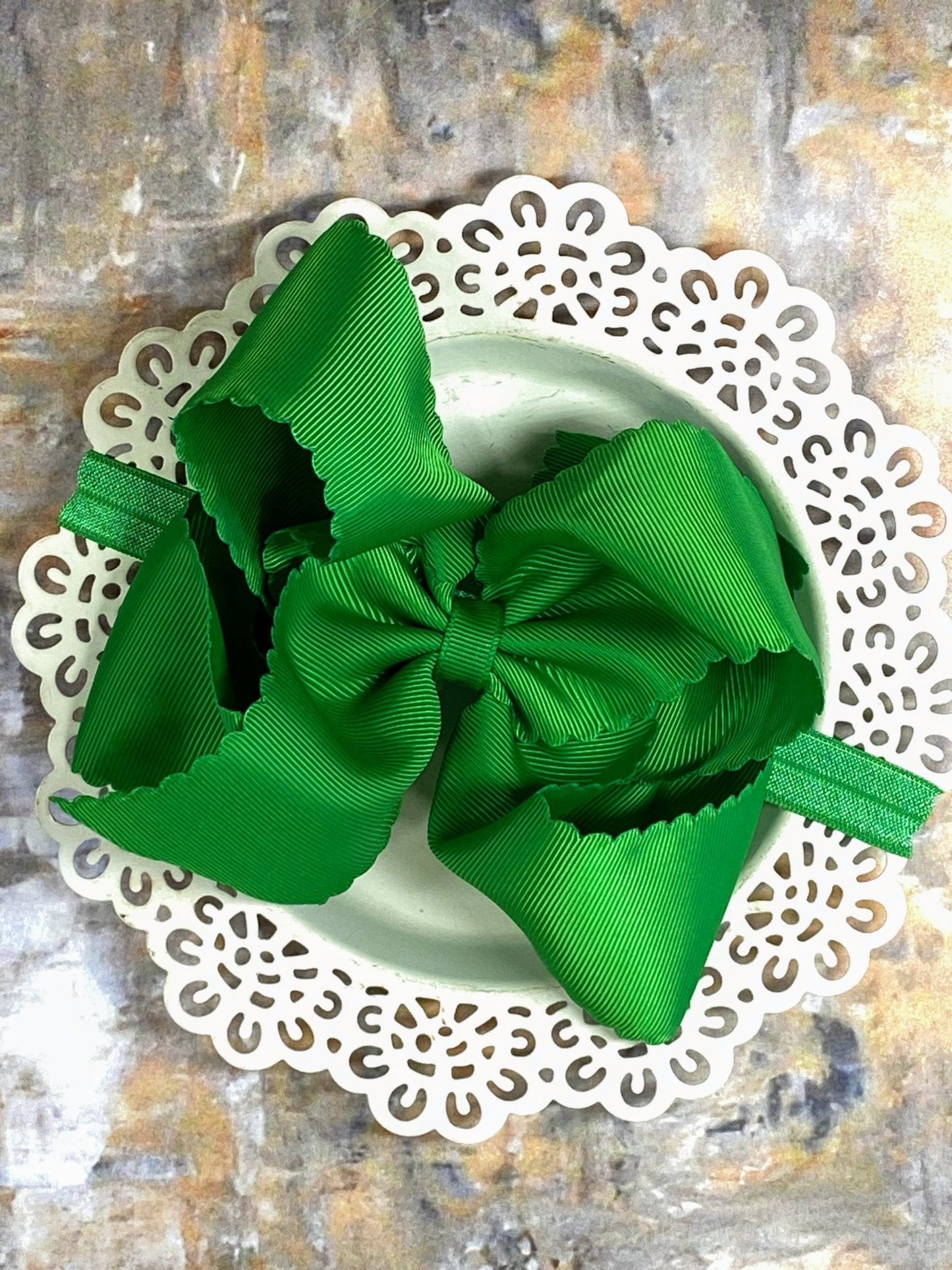 Oversize Scalloped Bows - Alligator Clip - 5.5"