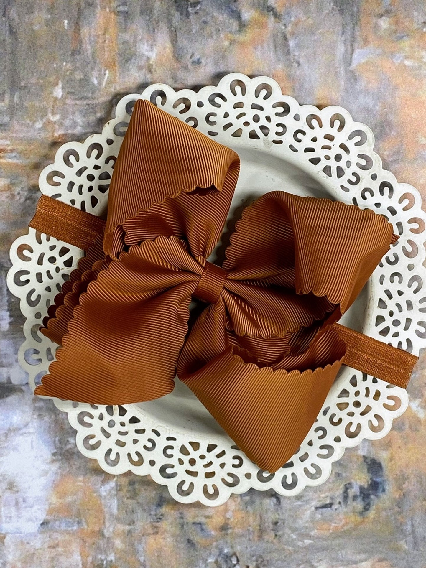Oversize Scalloped Bows - Alligator Clip - 5.5"