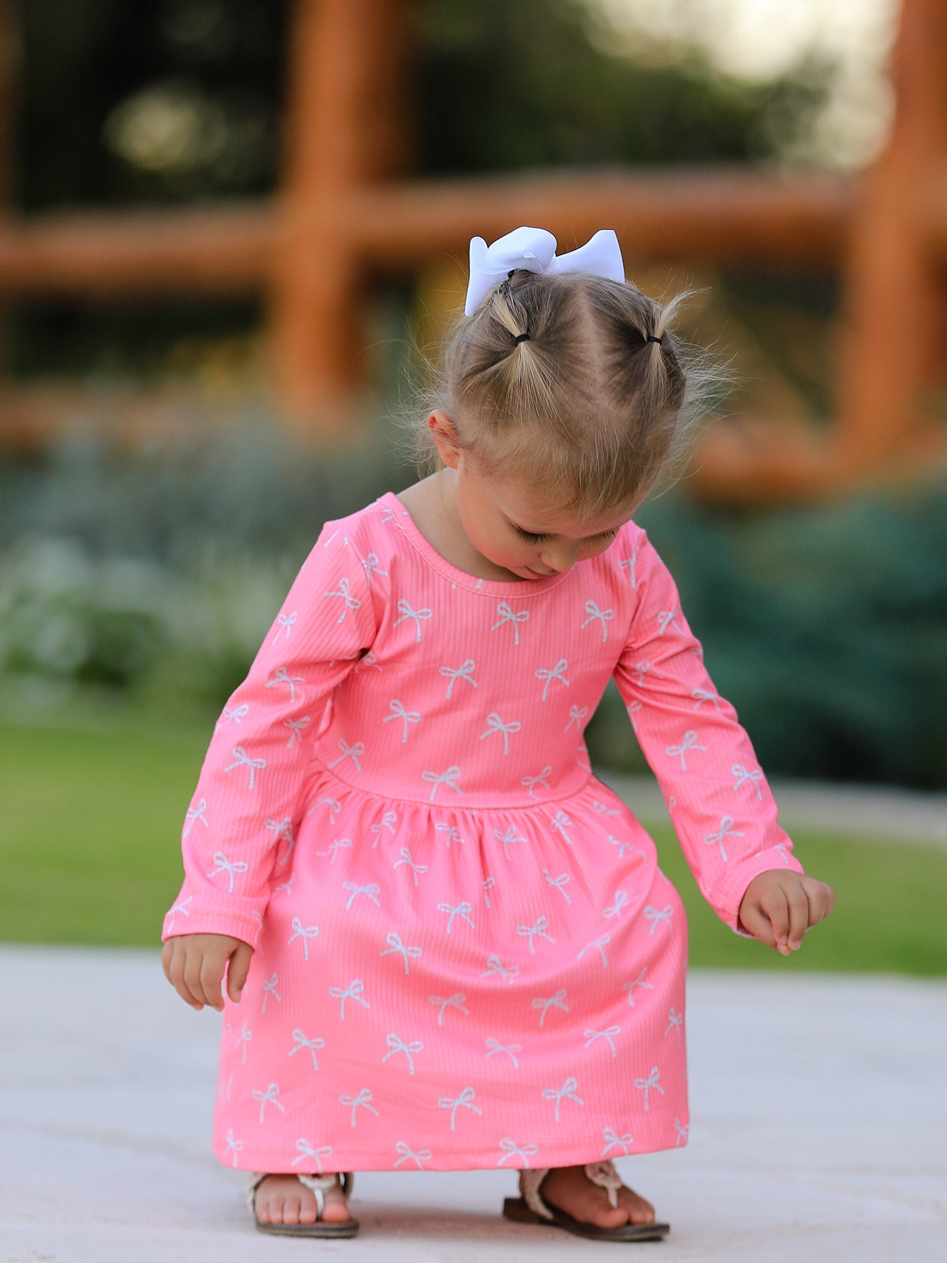 Christmas Bow Girls Dress: Festive and Adorable Design